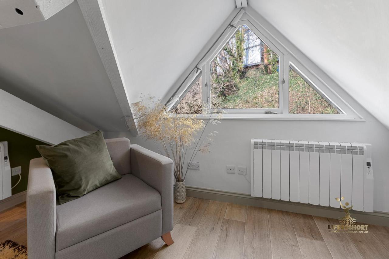 Luxe Courtyard Apartment For 4 Near Exeter City Centre Exterior photo